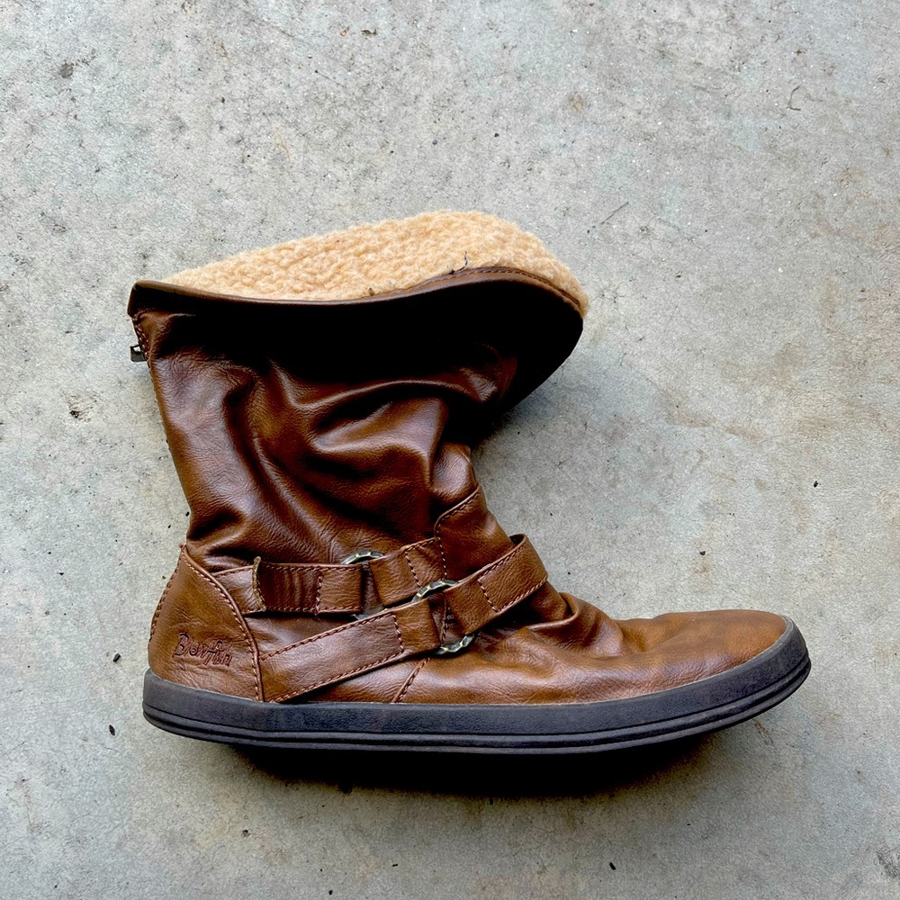 Blowfish flat winter gold down boots 8.5w